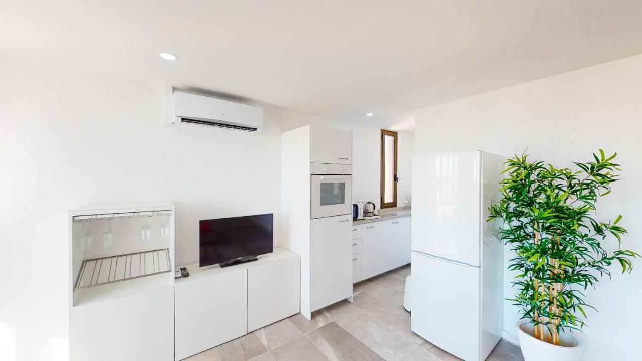 Las Palmeras - Best Location Cozy Apartment فوينخيرولا المظهر الخارجي الصورة