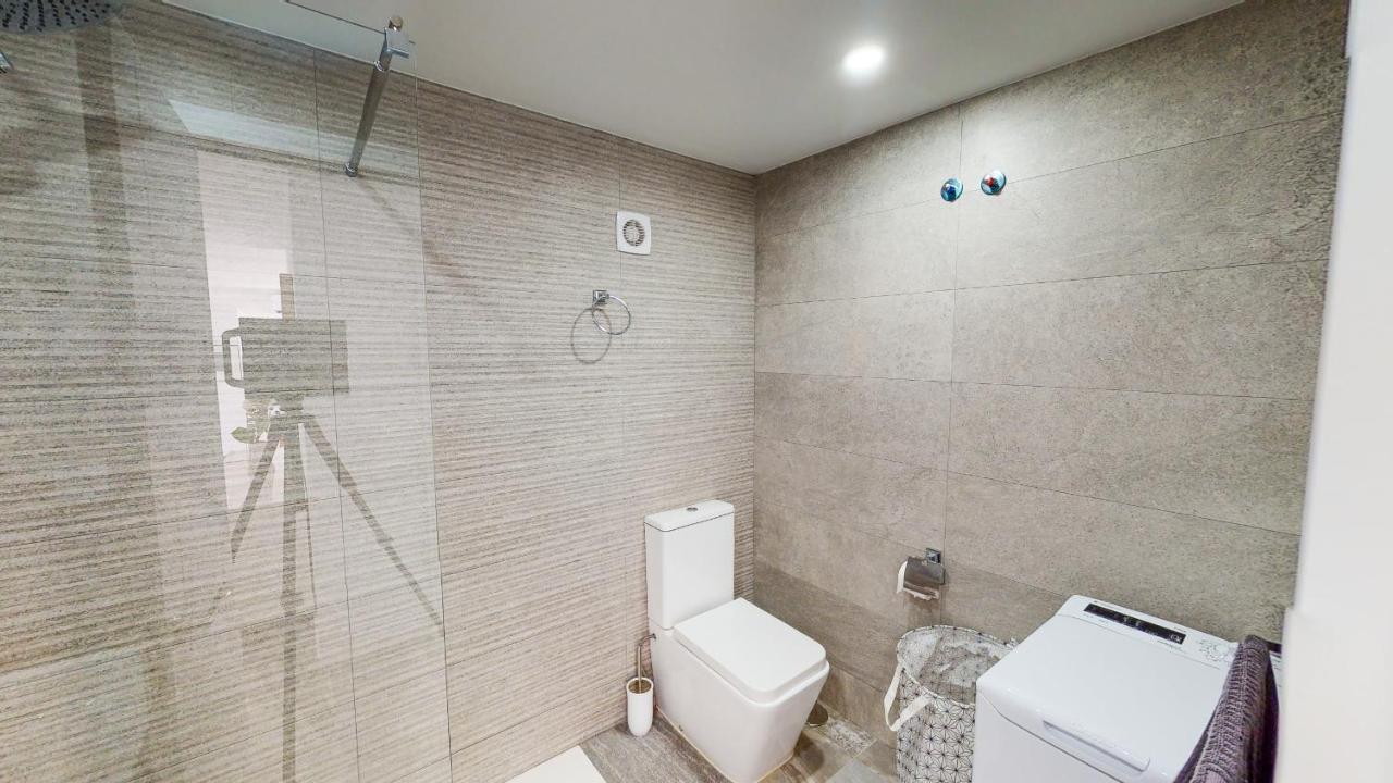 Las Palmeras - Best Location Cozy Apartment فوينخيرولا المظهر الخارجي الصورة