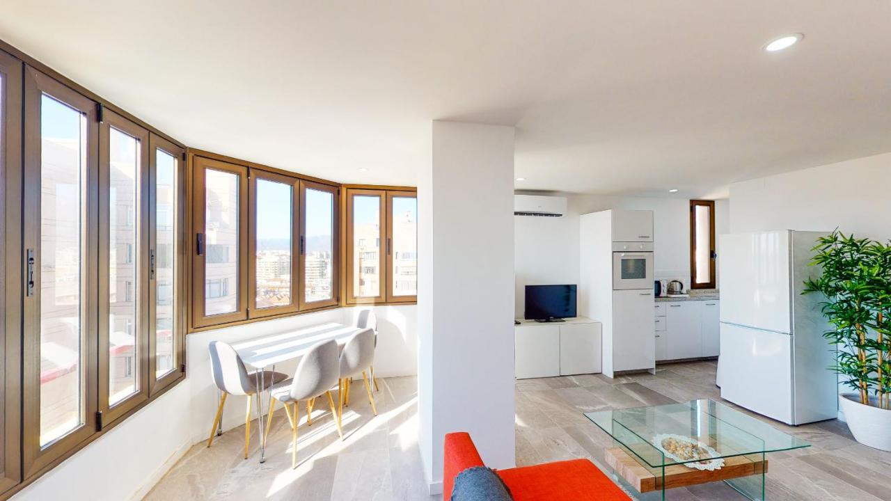 Las Palmeras - Best Location Cozy Apartment فوينخيرولا المظهر الخارجي الصورة